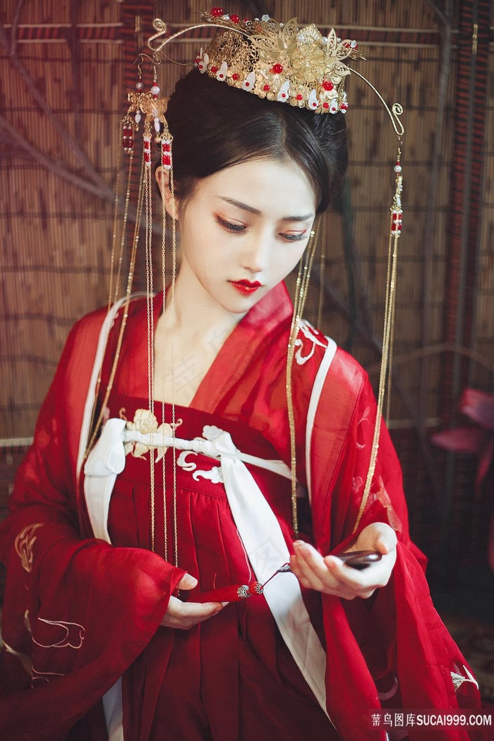 亚洲AV美女激情在线