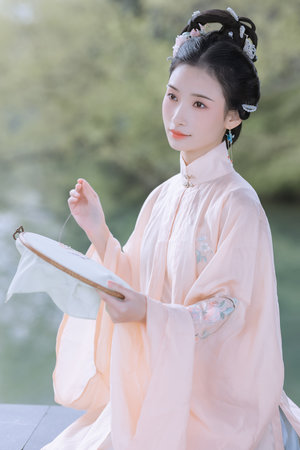 小舞吃巴雷特光溜溜视频