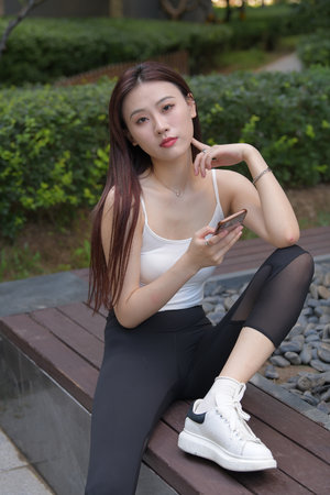 丝袜ol美脚秘书在线播放