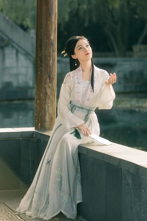 日系女生裸身视频大全